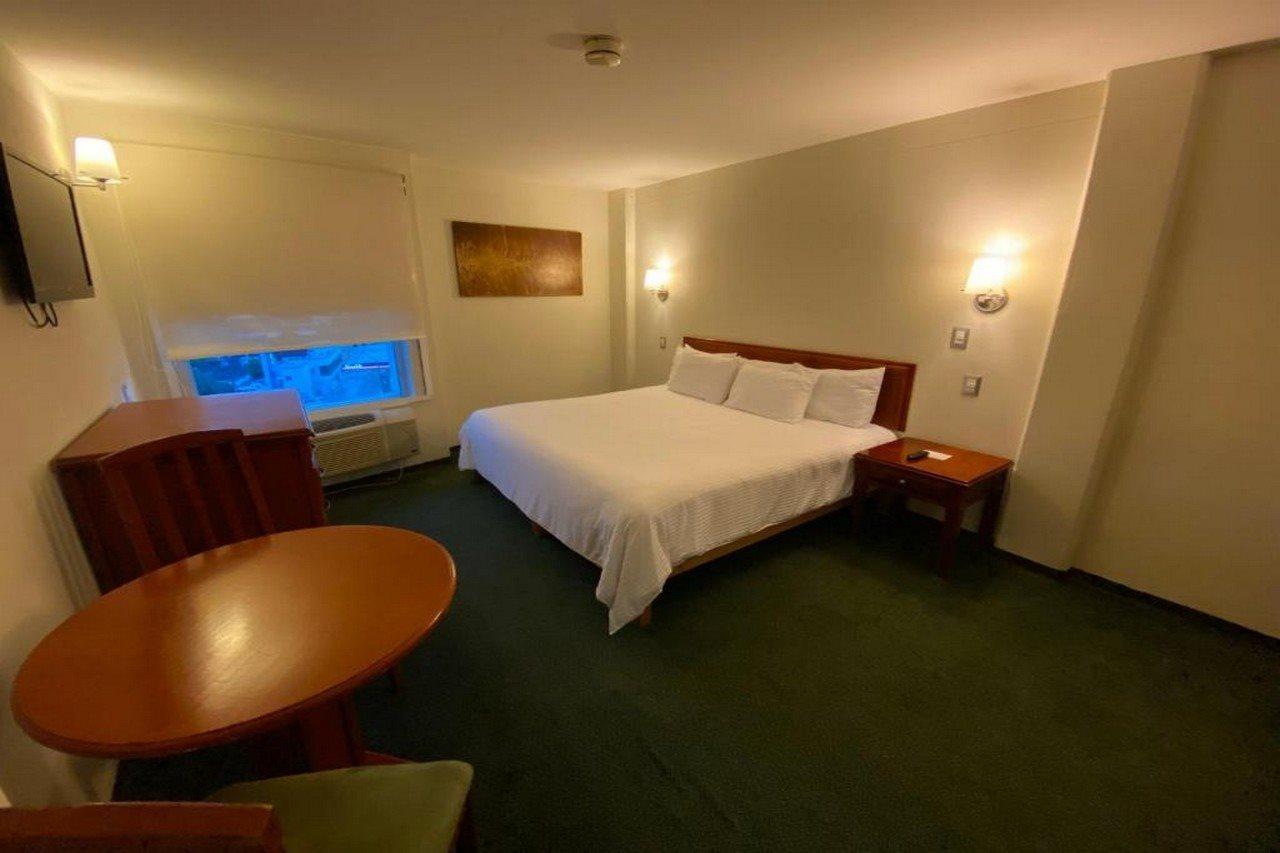 Mision Leon Hotel Exterior photo